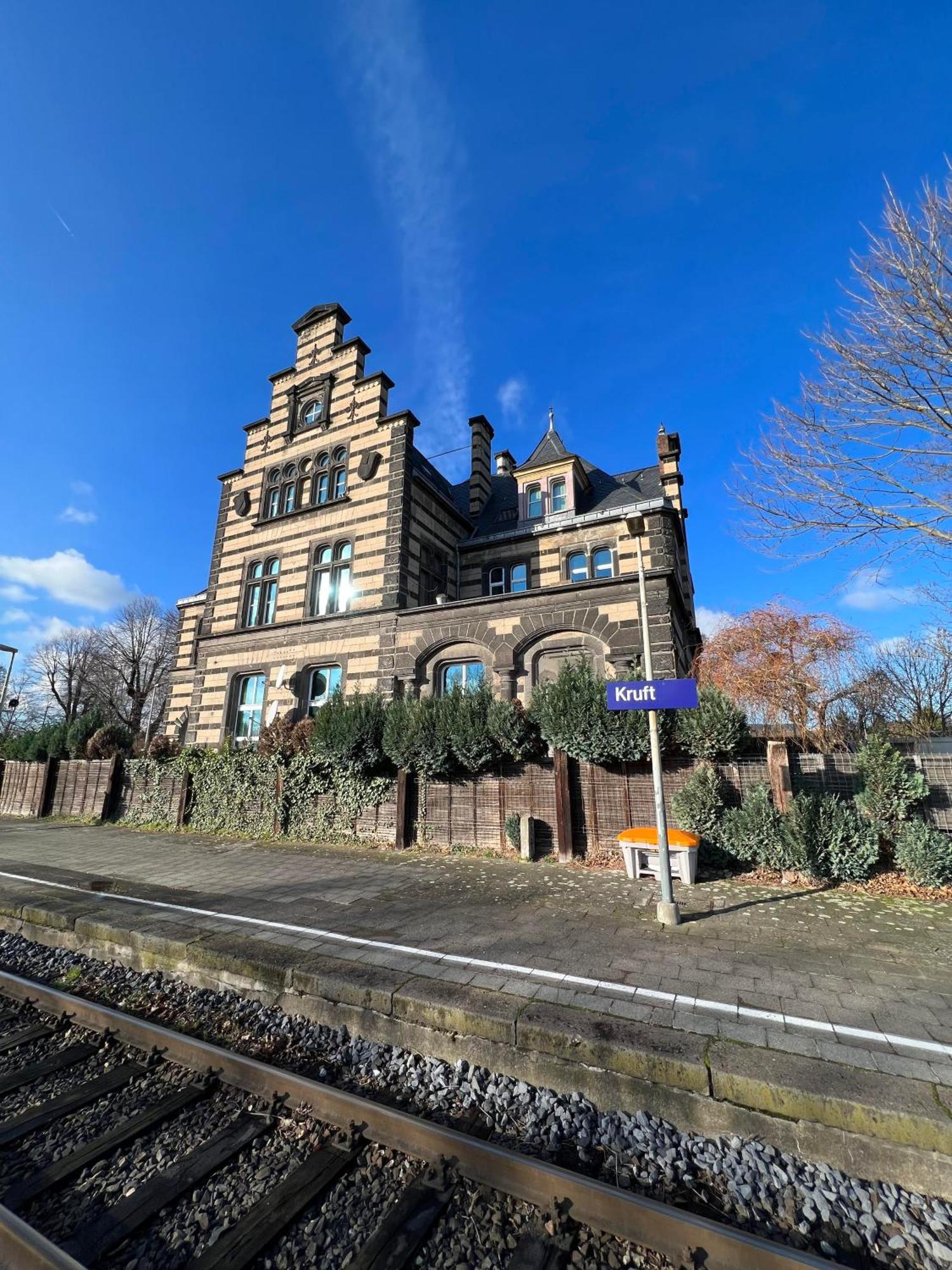 Bahnhofsromantik Trifft Luxus - Alter Bahnhof Von Kruft מראה חיצוני תמונה